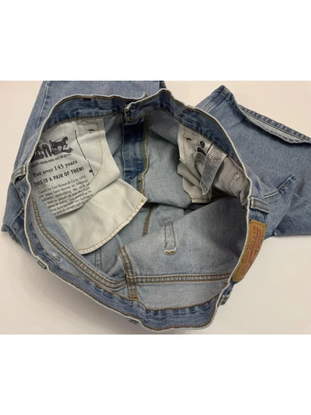 Levi’s 569 Loose Straight Denim Shorts Mens 40 Light Wash Blue Jean Shorts